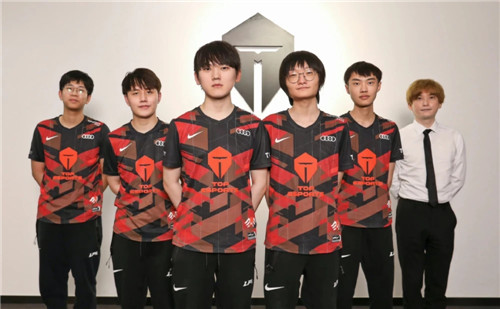 的沉稳态度 的沉稳态度